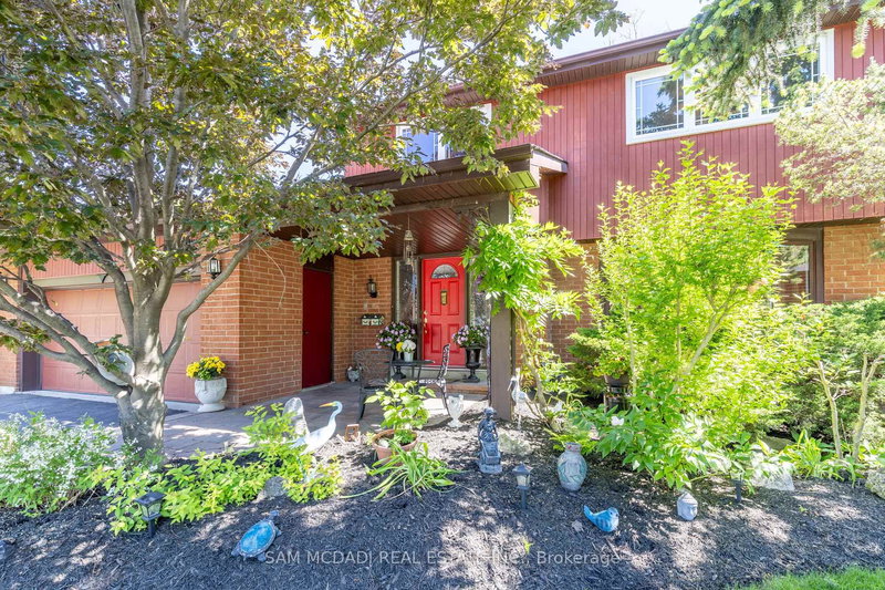 2962 Saint Malo Circ, Mississauga, L5N 1S9 | Image 2