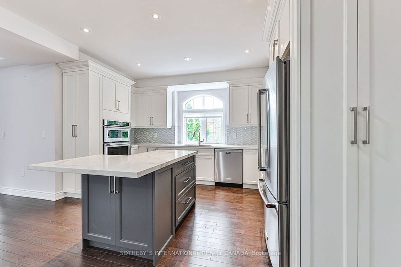 48 Rebecca St  Oakville, L6K 1J1 | Image 7