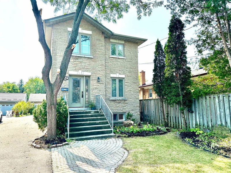 1348 Northmount Ave  Mississauga, L5E 1Y5 | Image 2