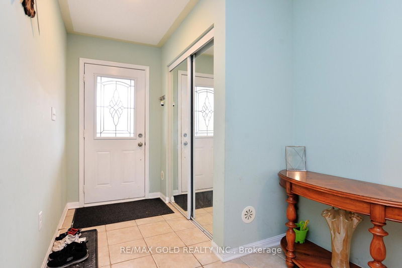 38 Donomore Dr N Brampton, L7A 0S7 | Image 3