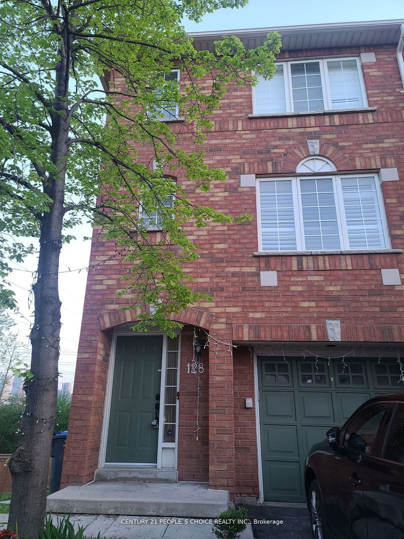 home for lease on 128-80 Acorn Place