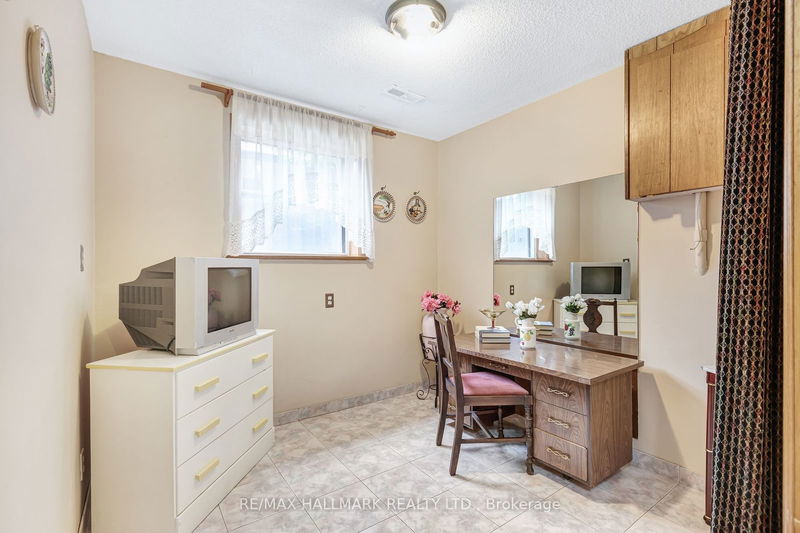 57 Regent Rd  Toronto, M3K 1G8 | Image 31