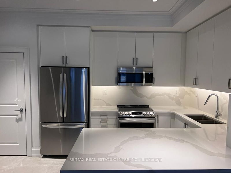 home for lease on 76-15 Lunar Crescent