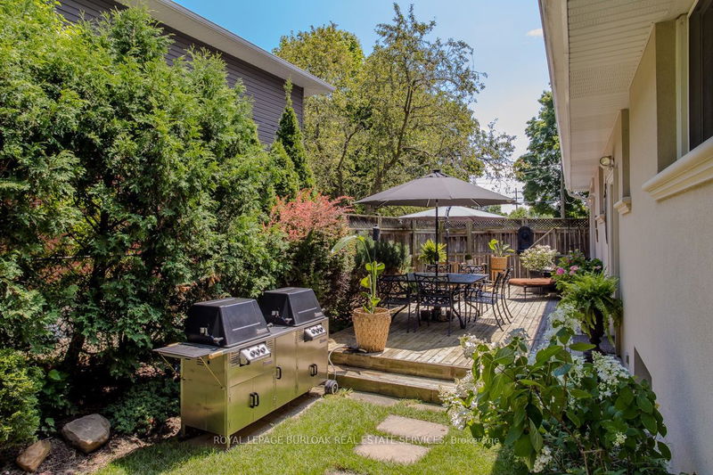 483 Walnut Cres  Burlington, L7N 2V9 | Image 8