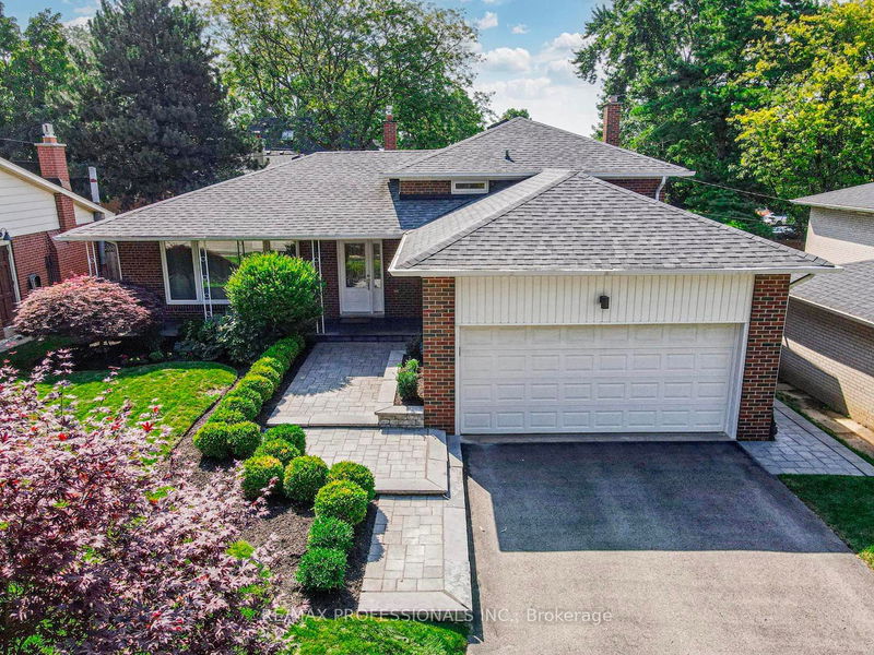 home for sale on 27 Sunplains Crescent
