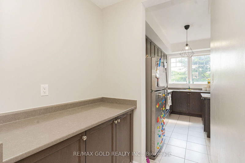 58 New Pines Tr  Brampton, L6Z 0G9 | Image 7