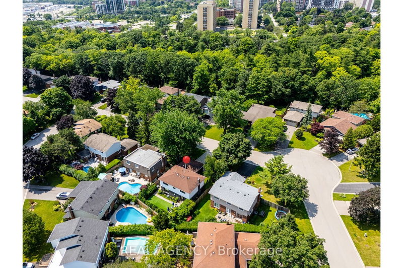 1205 Lambeth Rd  Oakville, L6H 2E1 | Image 4