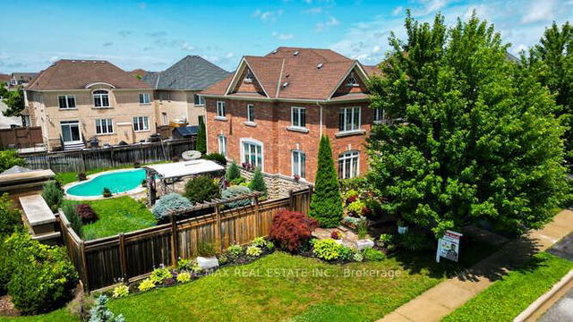 2 Dunegrass Way