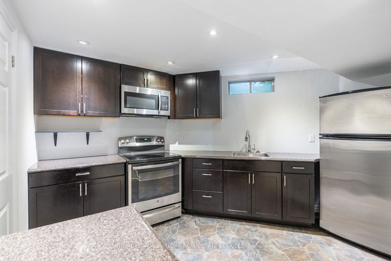 4456 Idlewilde Cres  Mississauga, L5M 4E3 | Image 30