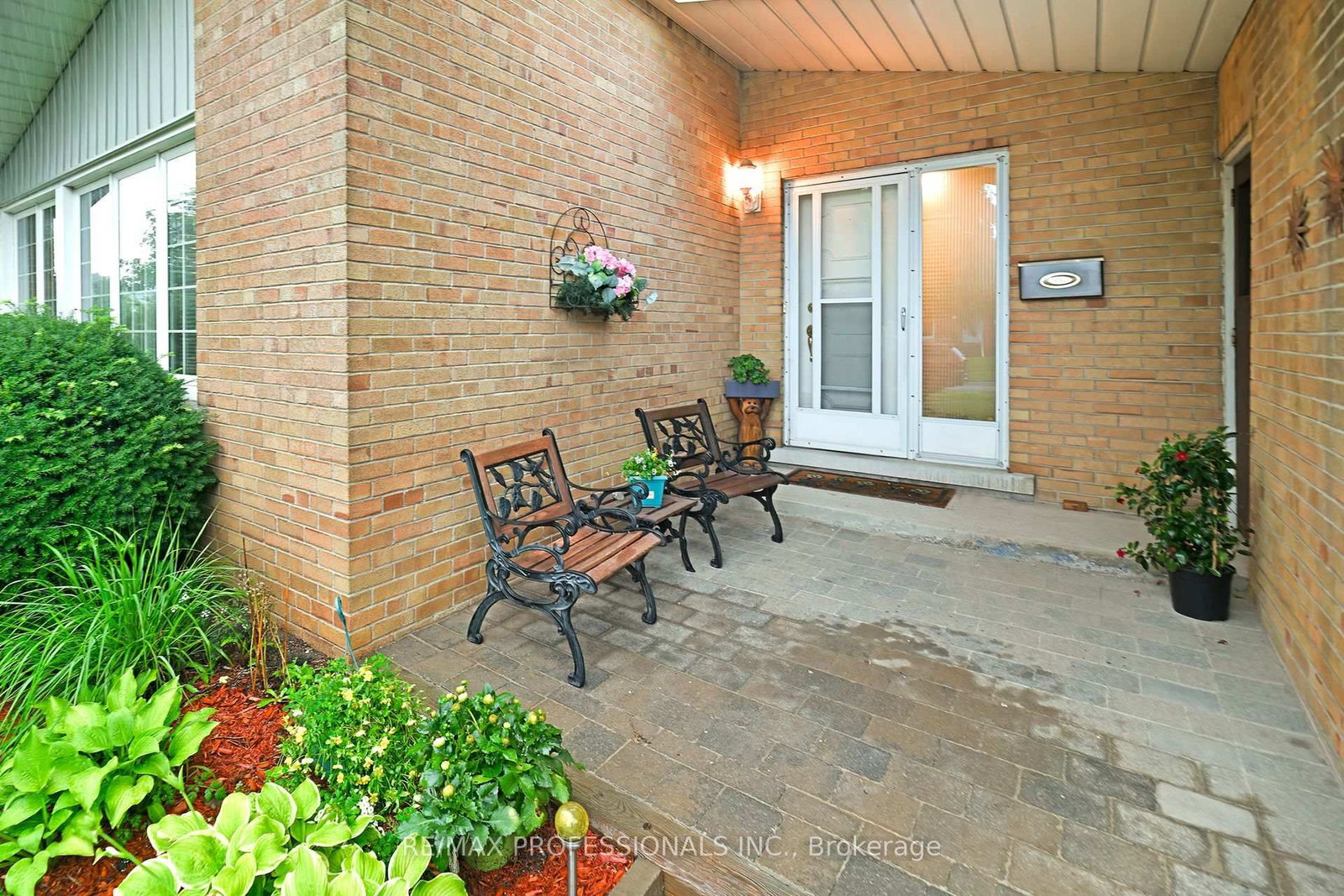 Listing Image 3