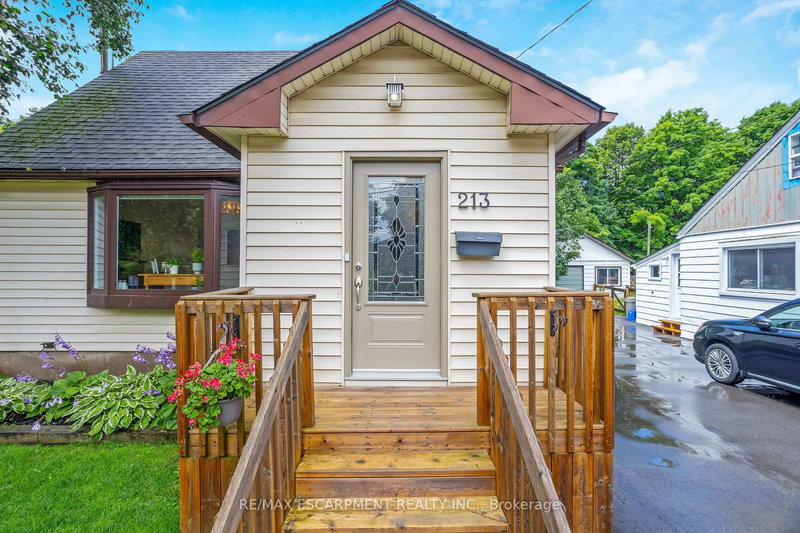 213 Mason Blvd, Halton Hills, L7J 1A7 | Image 3