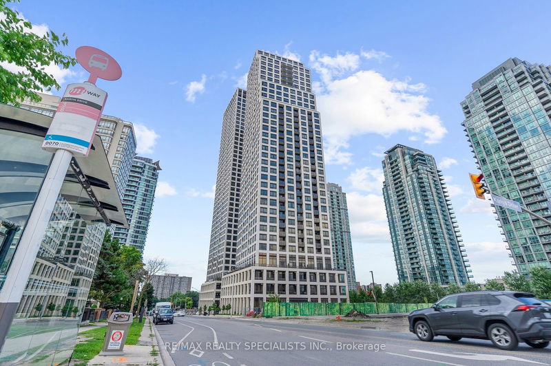 home for lease on 1002-36 Elm Drive W