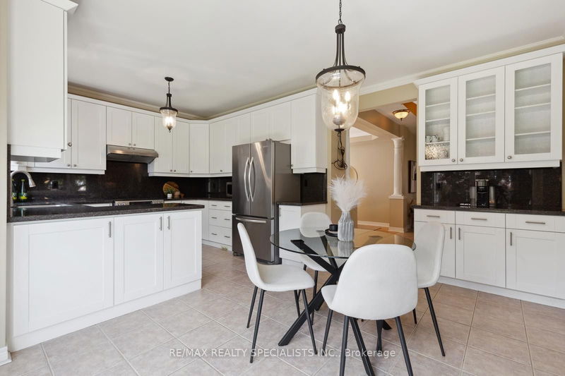 3136 Baron Dr  Mississauga, L5M 6V7 | Image 11