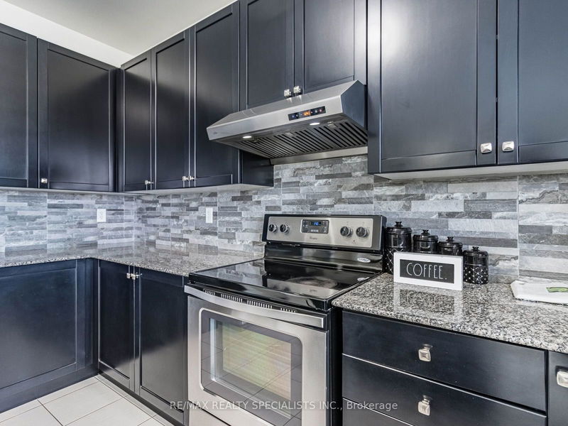 6 Divinity Circ  Brampton, L7A 3Y4 | Image 13