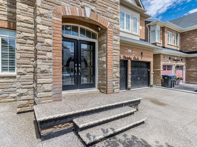 6 Divinity Circ  Brampton, L7A 3Y4 | Image 2