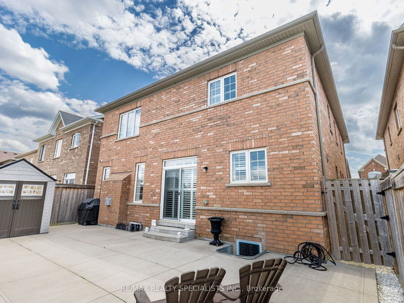 6 Divinity Circ  Brampton, L7A 3Y4 | Image 36