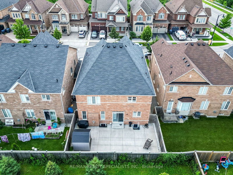 6 Divinity Circ  Brampton, L7A 3Y4 | Image 37