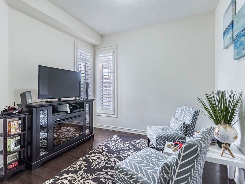 6 Divinity Circ  Brampton, L7A 3Y4 | Image 4