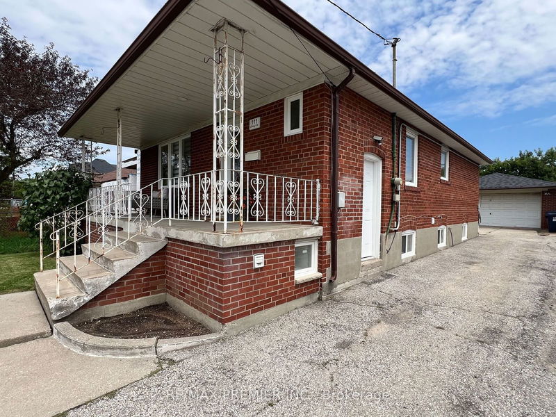 home for lease on Bsmt-111 Jay Street