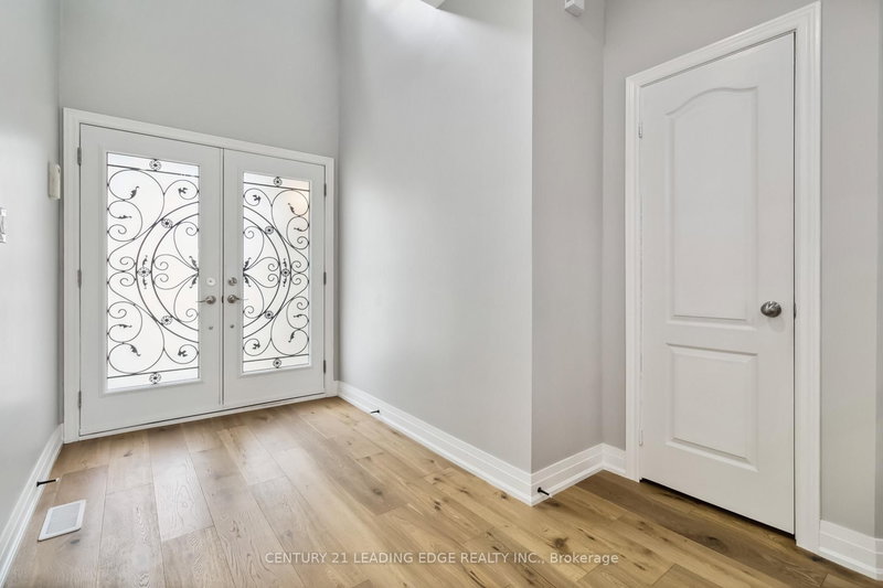 286 FERNFOREST Dr, Brampton, L6R 1B6 | Image 3