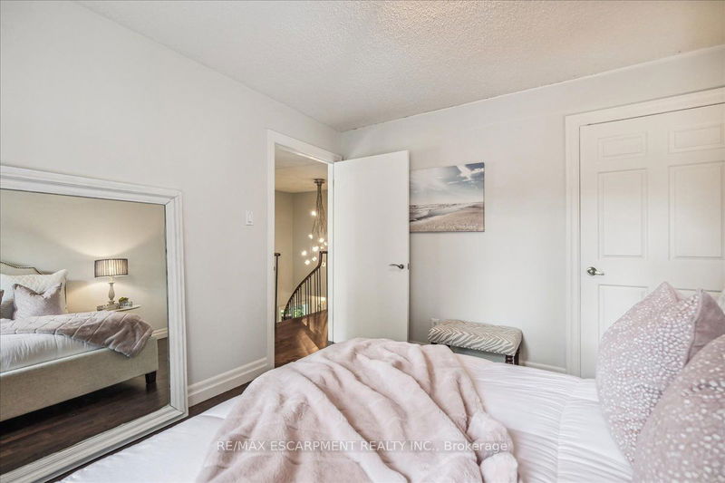 1301 Bunsden Ave  Mississauga, L5H 2B3 | Image 31