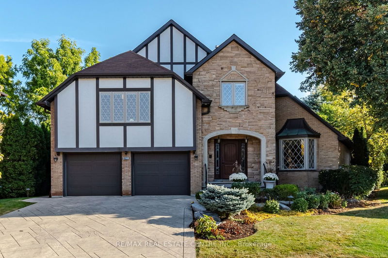 4027 Lookout Crt  Mississauga, L4W 4E9 | Image 1