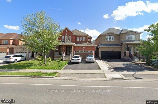 home for lease on 316 Mountainash Road W