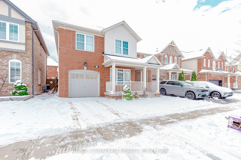 home for lease on UPPER-370 Schreyer Crescent N