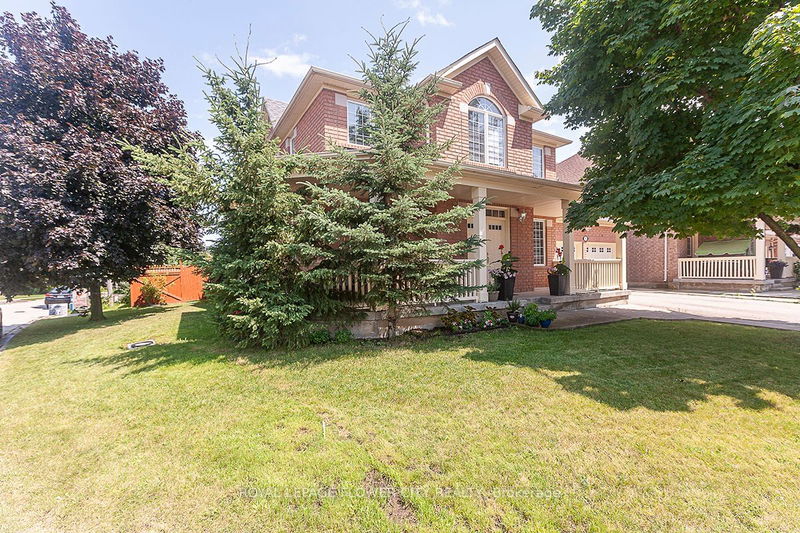 19 Maldives Cres N Brampton, L6P 1L5 | Image 1