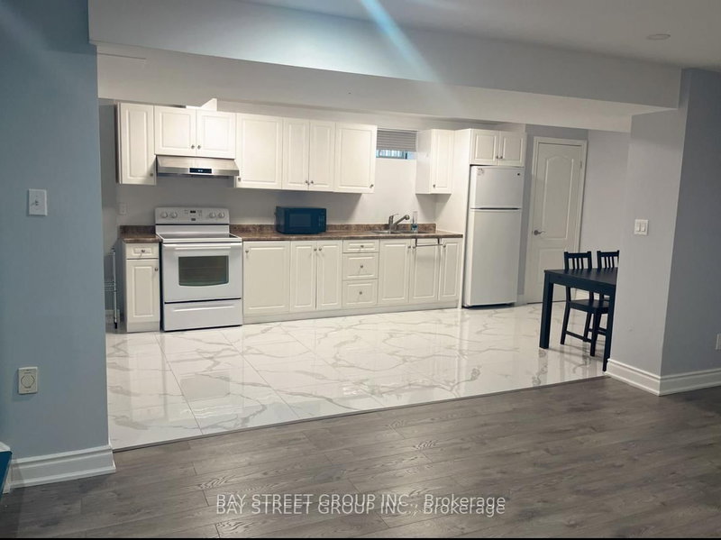 1321 Willowvale Gdns, Mississauga, L5V 1P6 | Image 3