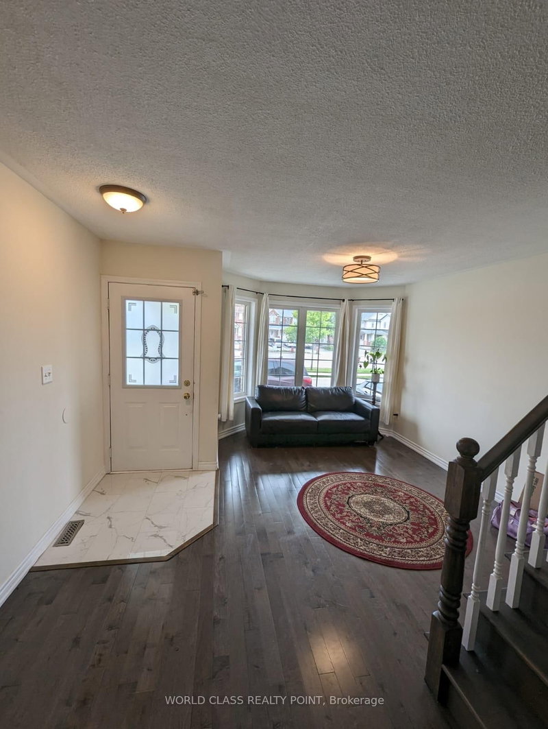 727 Thompson Rd S, Milton, L9T 5W8 | Image 2