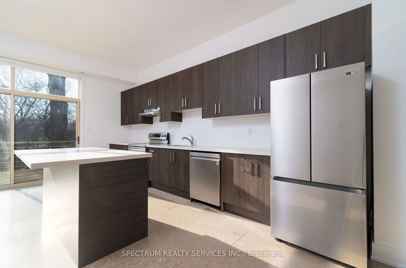 home for lease on 1N-1356 Islington Avenue