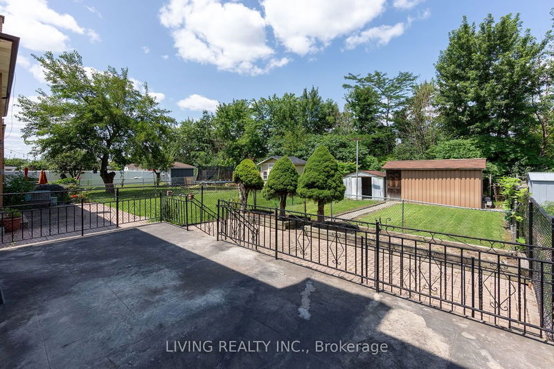 209 Cabana Dr  Toronto, M9L 1L2 | Image 17