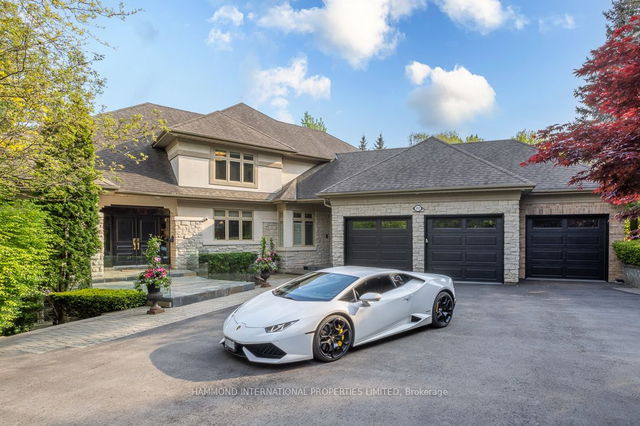 102 North Drive