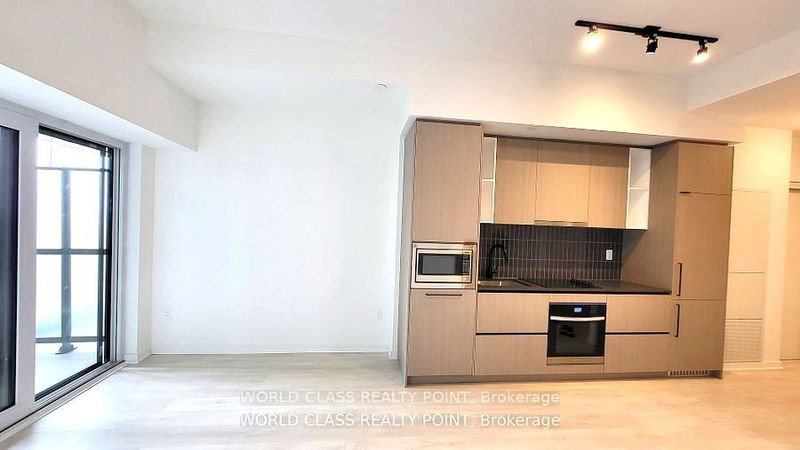 home for lease on 610-1285 Dupont Street