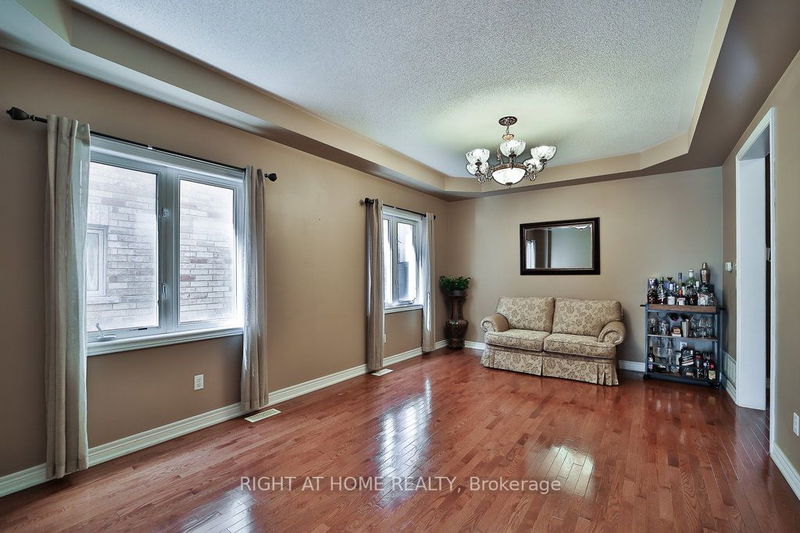 21 Attmar Dr W Brampton, L6P 2R4 | Image 3