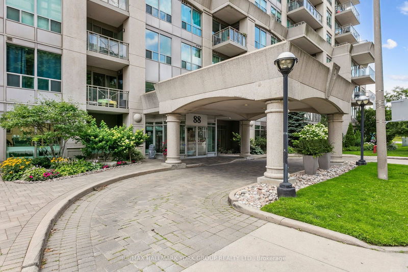  PH304 - 88 Palace Pier Crt  Toronto, M8V 4C2 | Image 2