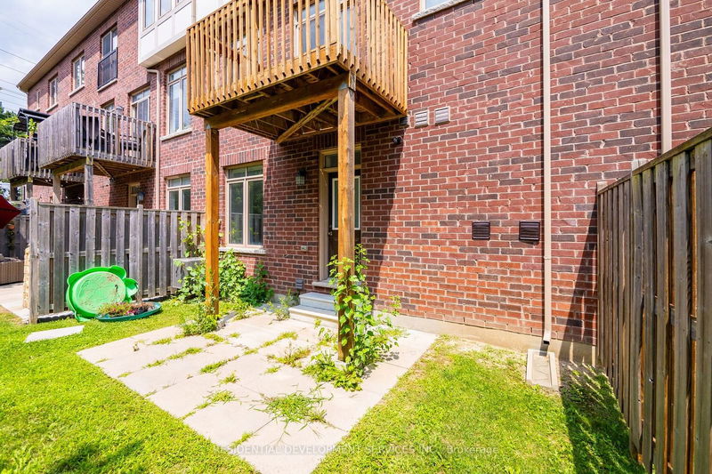 349 Ladycroft Terr  Mississauga, L5A 3N7 | Image 30