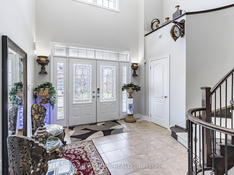 2340 Thruxton Dr, Oakville, L6H 0C5 | Image 3