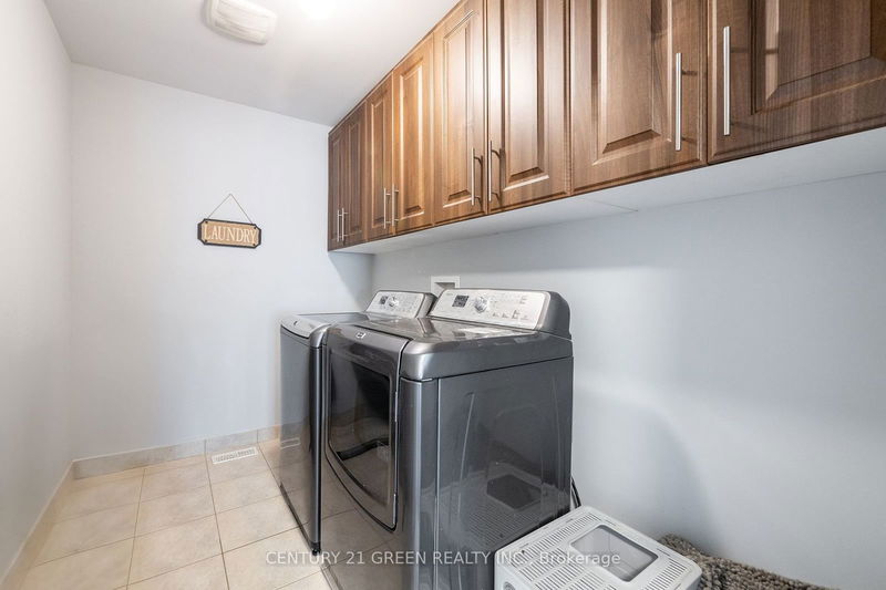 495 Blinco Terr  Milton, L9T 8Y8 | Image 32