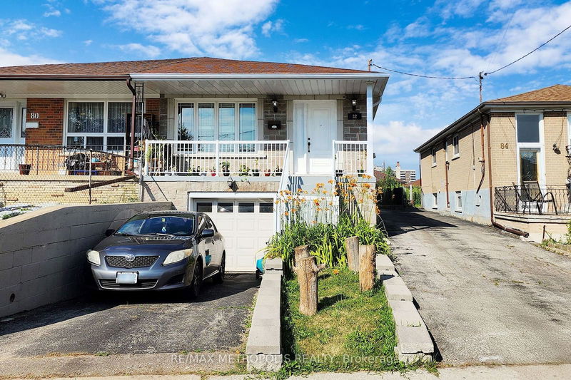 home for sale on 82 Laskay Crescent