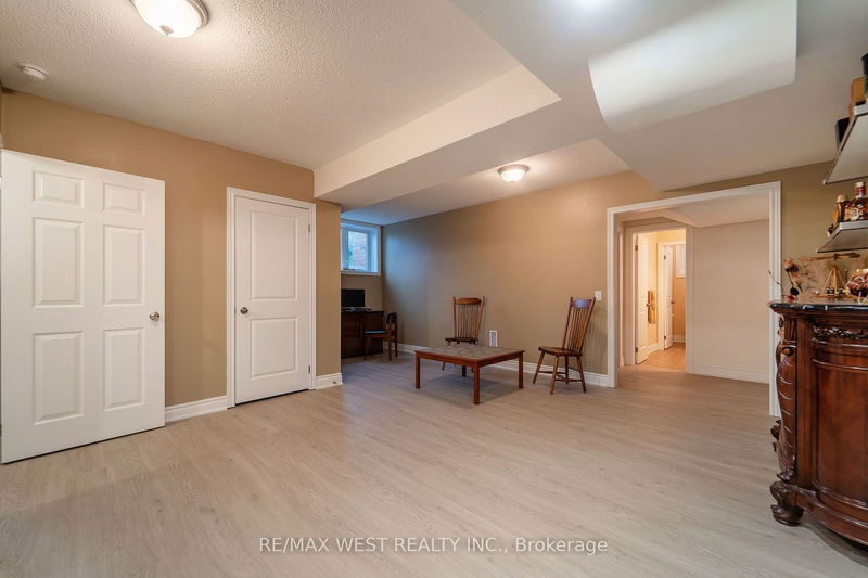 15 Eaglesprings Cres  Brampton, L6P 2V8 | Image 28