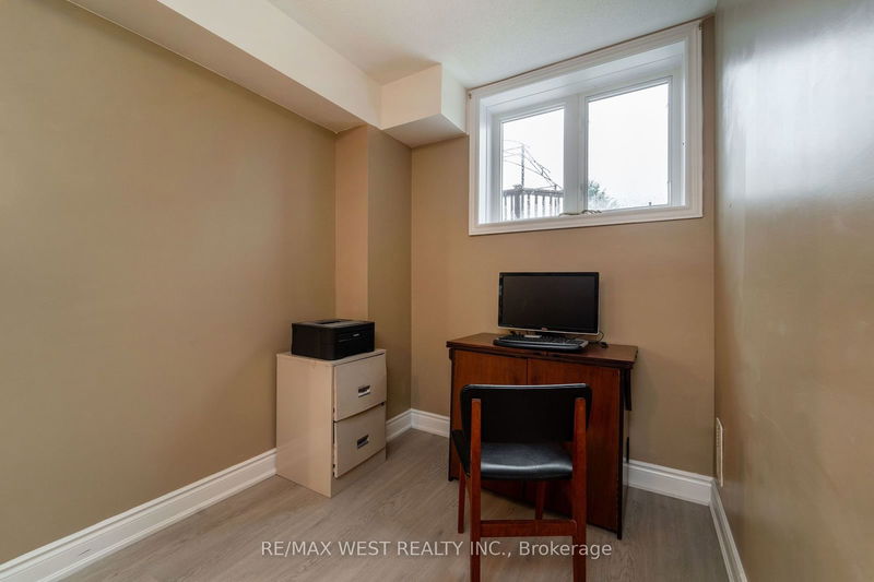 15 Eaglesprings Cres  Brampton, L6P 2V8 | Image 30