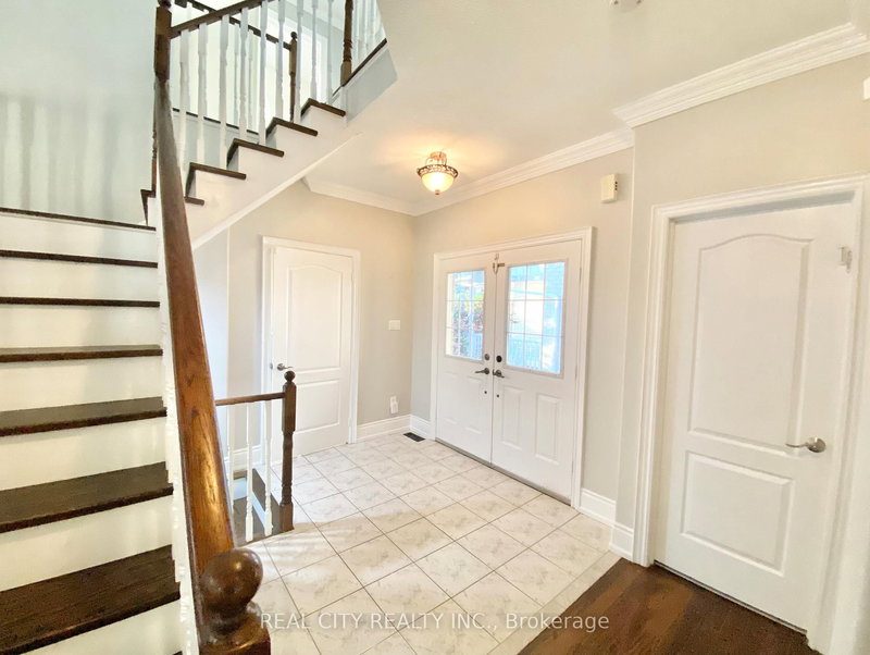 830 Old Derry Rd, Mississauga, L5W 1B9 | Image 3