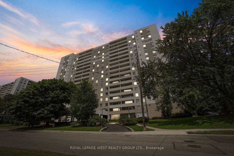 home for sale on 1512-45 Southport Street