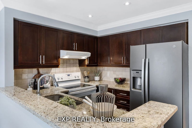 2861 Westbury Crt  Mississauga, L5M 6B3 | Image 9