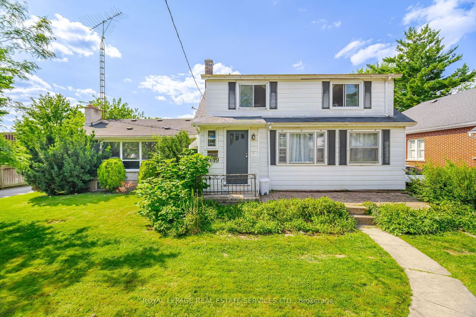 Detached House sold at 2149 Caroline Street, Burlington, Brant, L7R 1L7 - MLS: W9052885