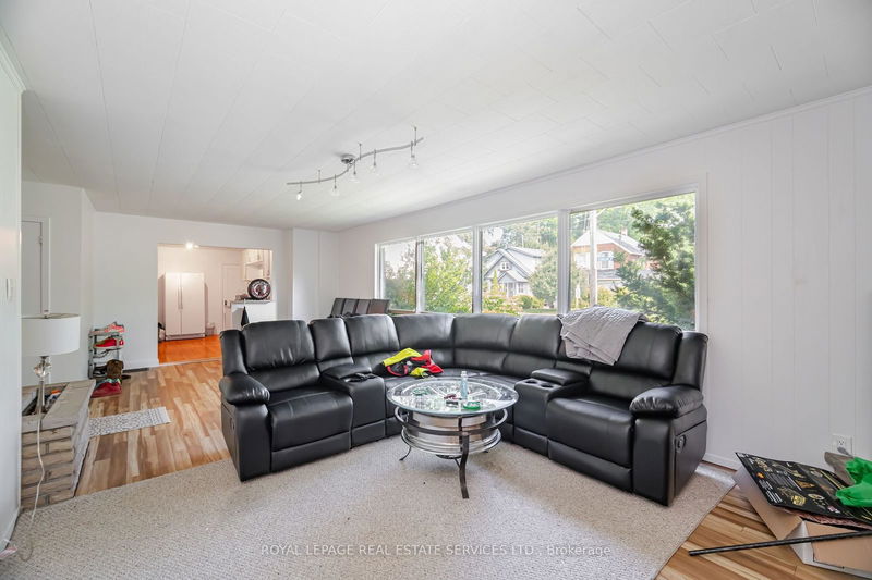 2149 Caroline St  Burlington, L7R 1L7 | Image 24