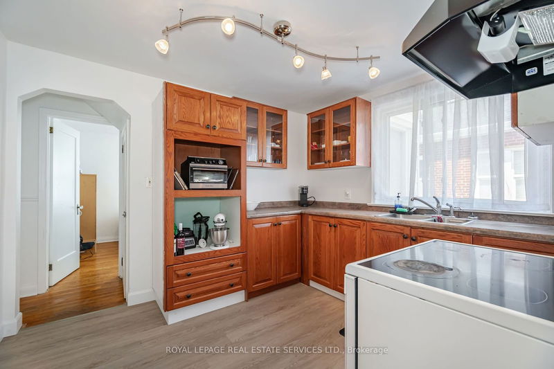 2149 Caroline St  Burlington, L7R 1L7 | Image 9