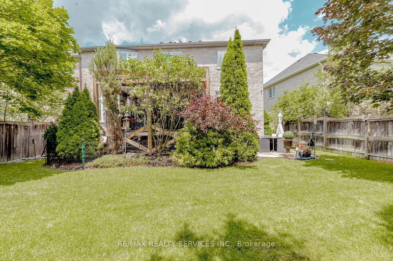 2224 Colonel William Pkwy N Oakville, L6M 0B6 | Image 40